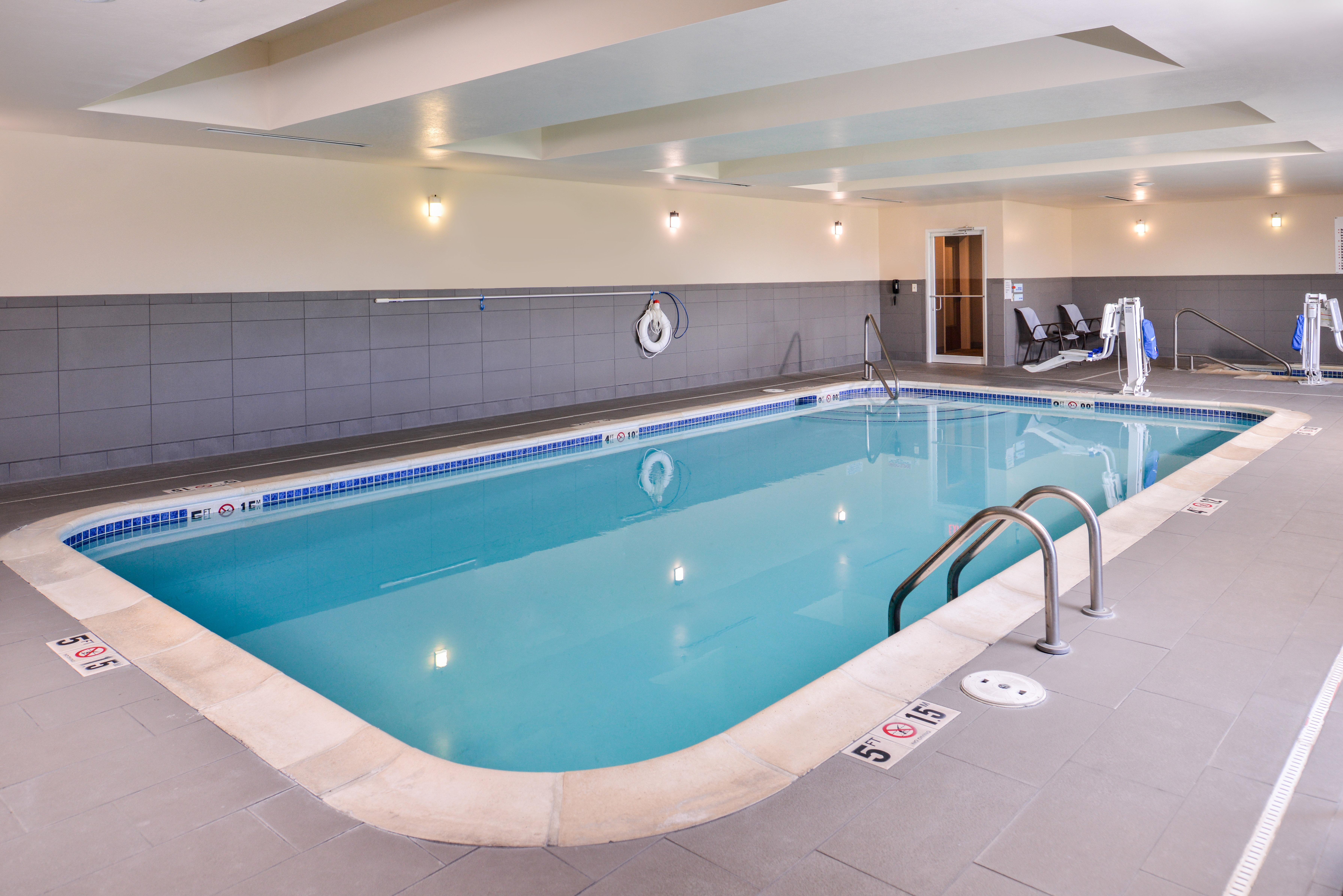 Holiday Inn Express Hotel & Suites York By Ihg Exterior foto
